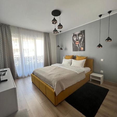 Qualis Apartament Брашов Екстер'єр фото